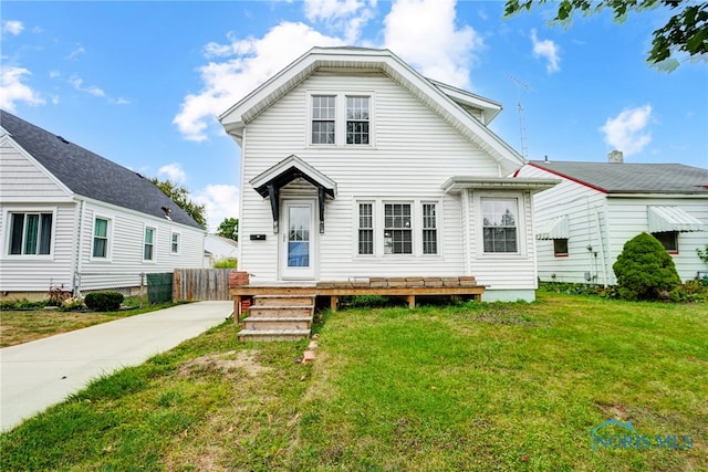 view of front of property with a front yard