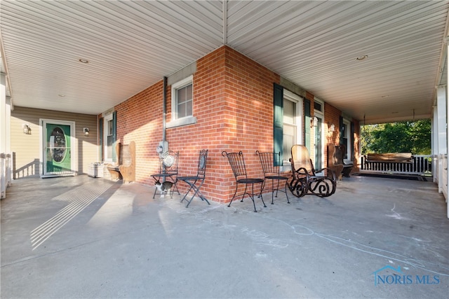 view of patio / terrace with covered porch