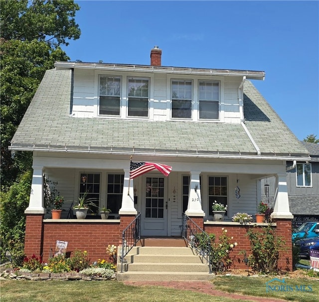 view of front facade with a porch