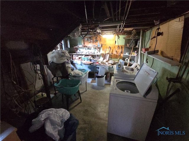 basement with washer / dryer