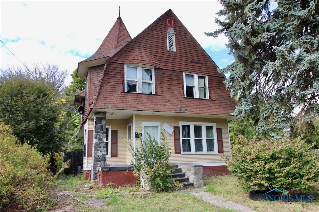 view of front of home