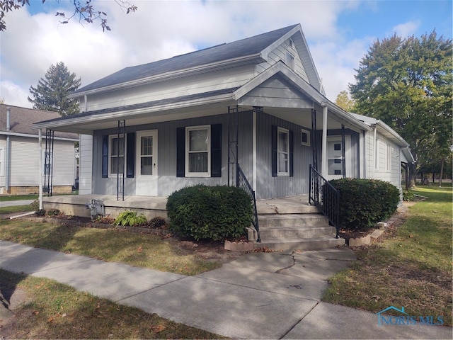 view of front of home with covered porch