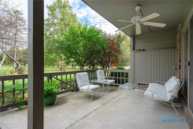 view of patio with ceiling fan