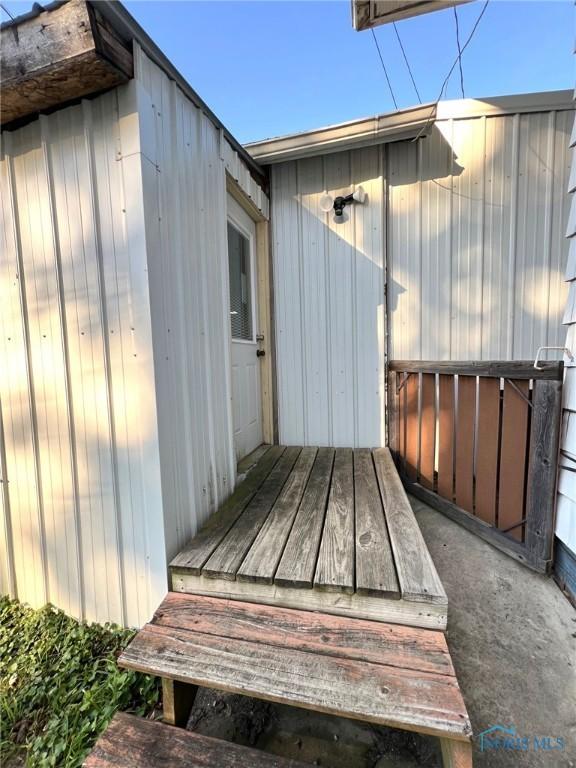 213 E Johnson St, Upper Sandusky, OH 43351 - view of wooden terrace
