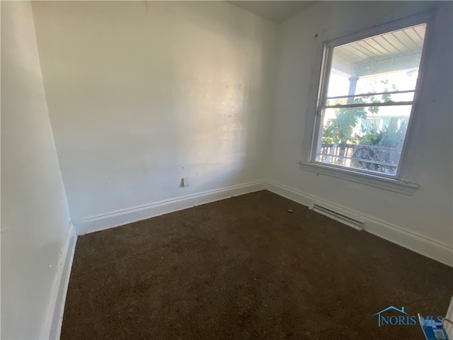 view of carpeted spare room