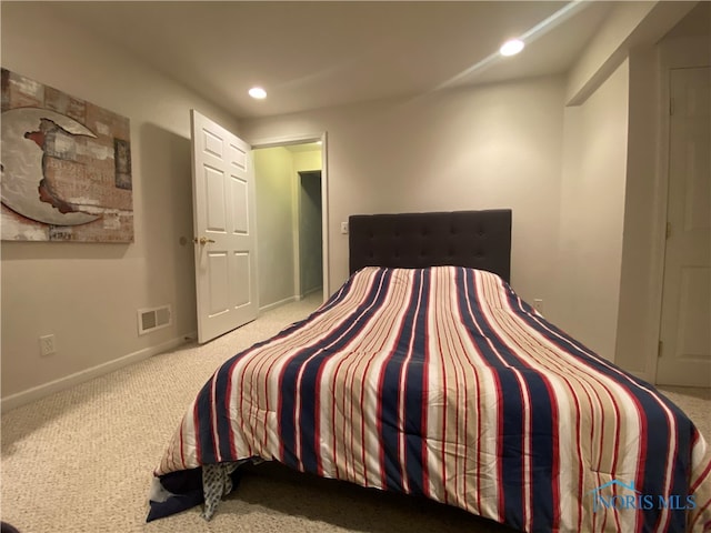 bedroom with carpet flooring