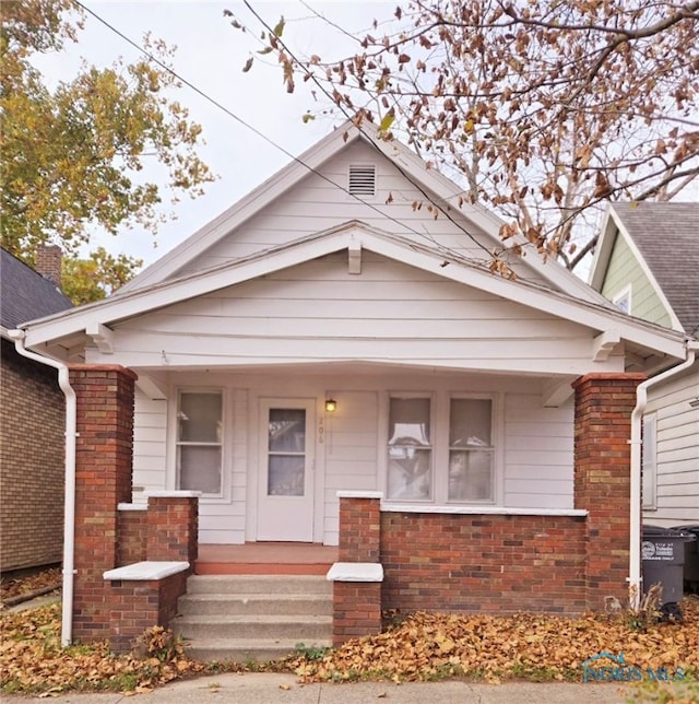 view of front facade with covered porch