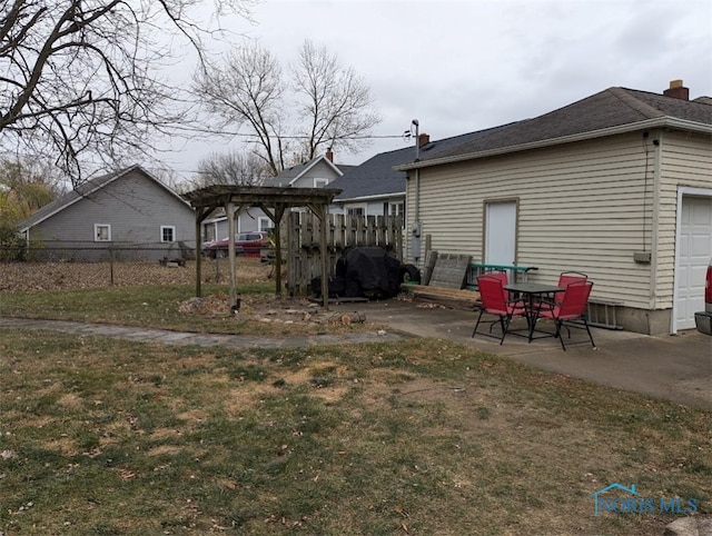 view of yard with a patio