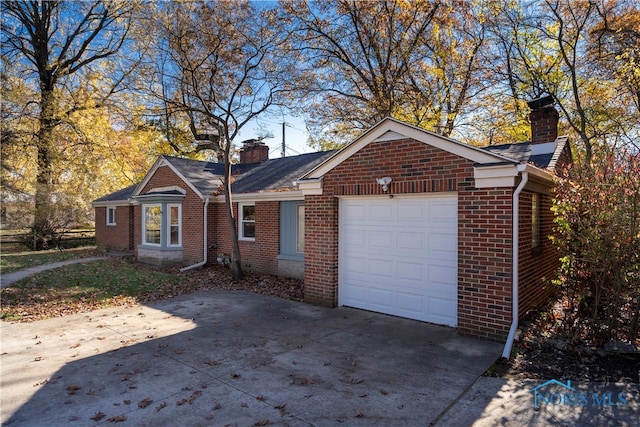 view of front facade featuring a garage