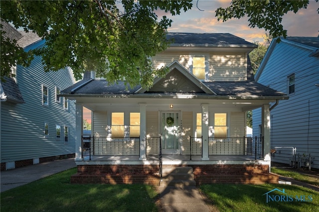 view of front of home with covered porch