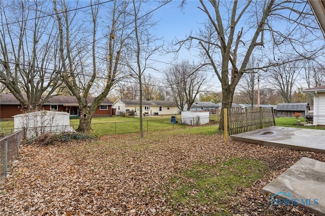 view of yard featuring a patio area