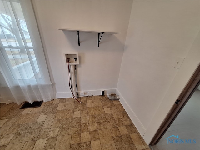 laundry room with washer hookup