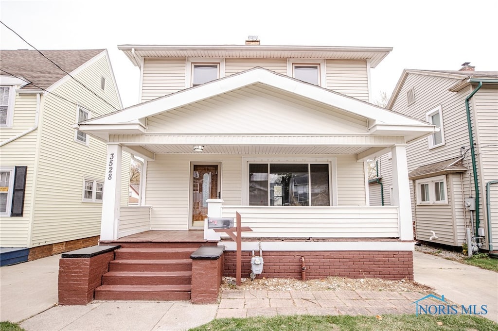 view of front facade with covered porch