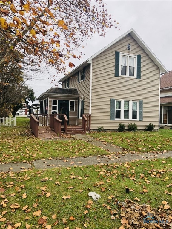 exterior space featuring a lawn