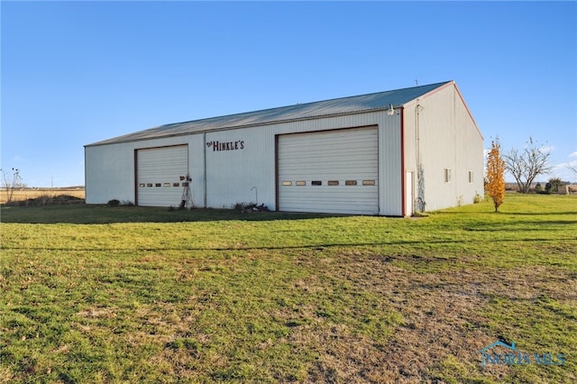 exterior space featuring a yard