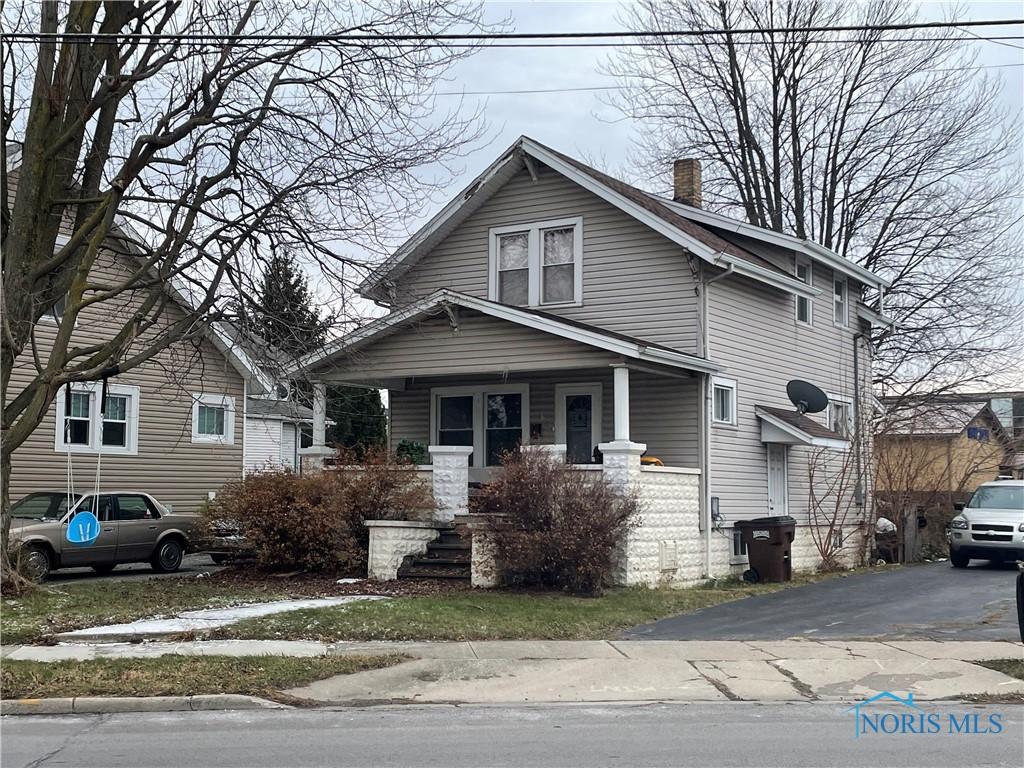 view of front of house featuring covered porch