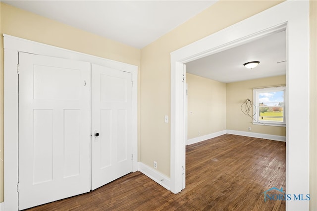 1919 Brookwood Ave, Toledo, OH 43604 - entrance foyer featuring dark wood-type flooring