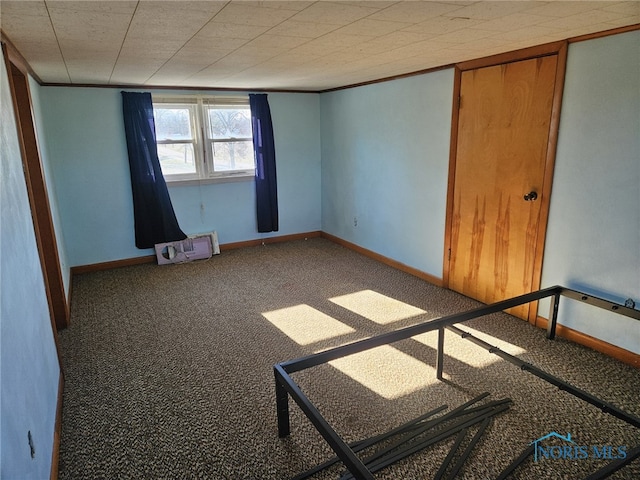 empty room with carpet