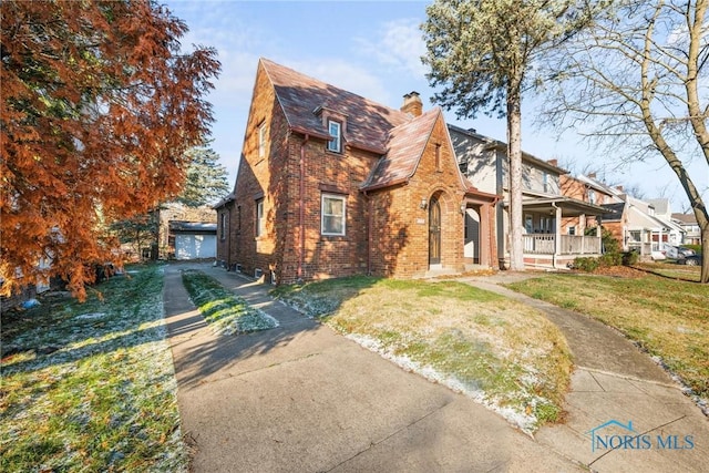 view of front of home with a front yard