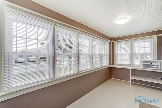 sunroom with cooling unit