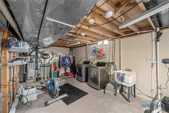 basement featuring independent washer and dryer