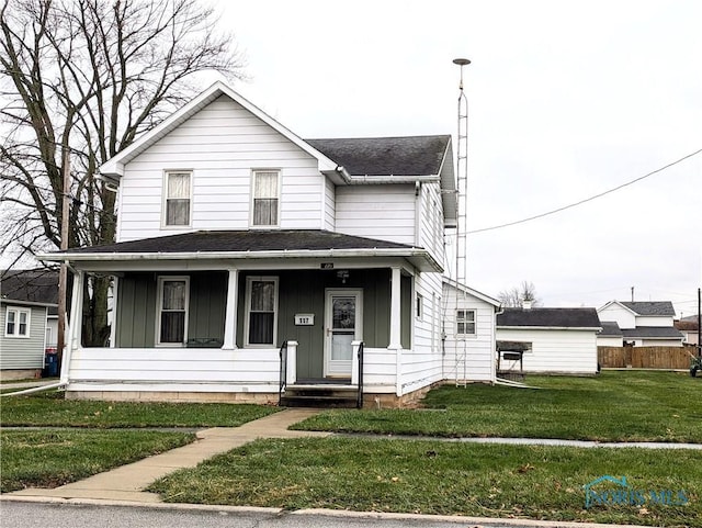 view of front of house with a front lawn