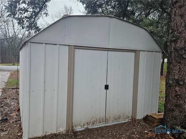 view of outbuilding