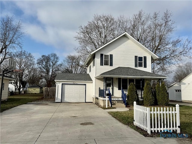 front of property with a porch and a front yard