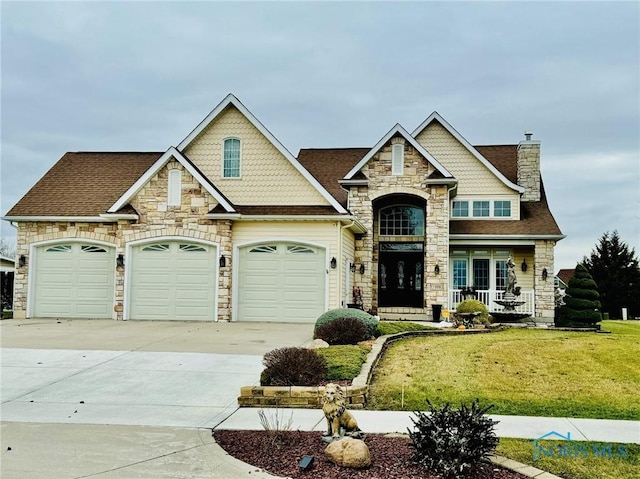 view of front of home with a front lawn