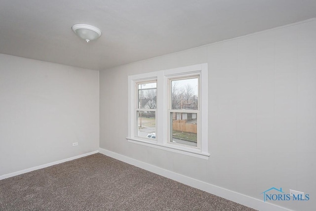 view of carpeted spare room