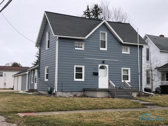 view of front property with a front yard