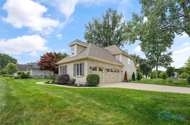 view of front of house with a front lawn