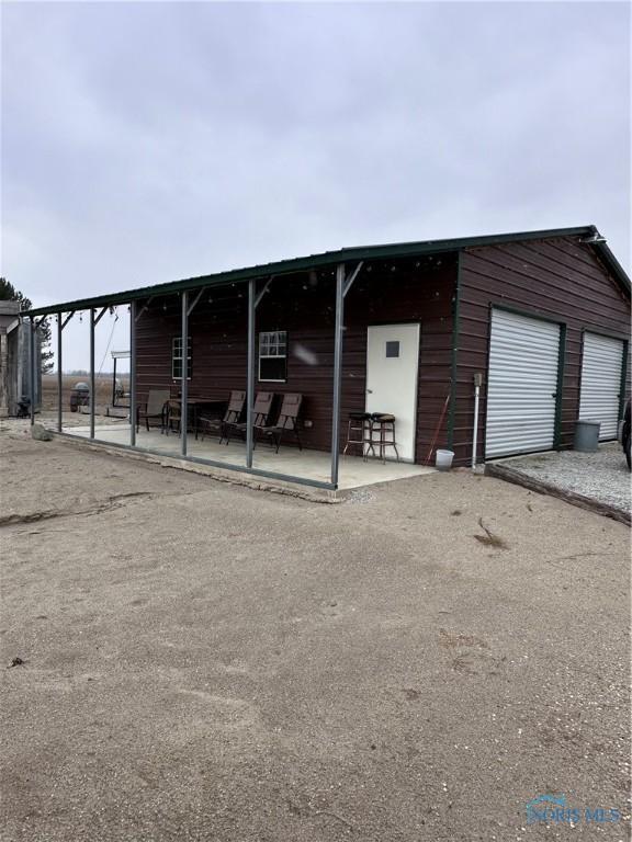 view of outdoor structure featuring an outdoor structure