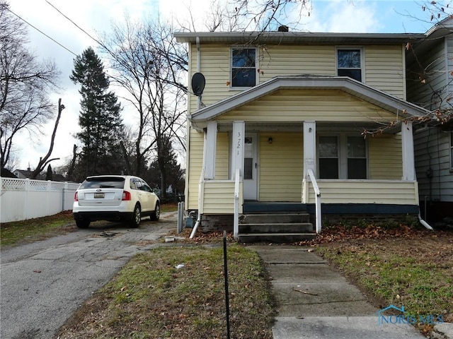 view of front of property featuring a porch