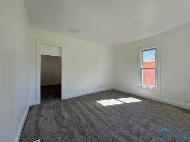 view of carpeted spare room