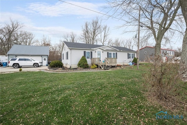 view of front facade with a front yard