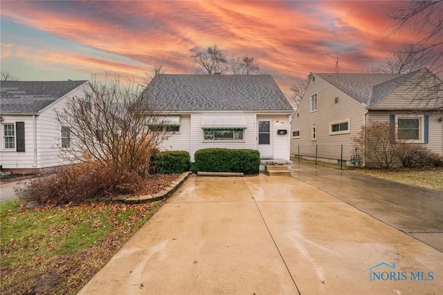 view of front of property