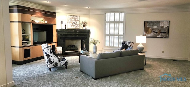 living room with carpet flooring and crown molding