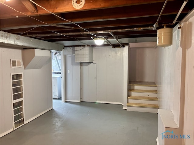 basement featuring washer / clothes dryer