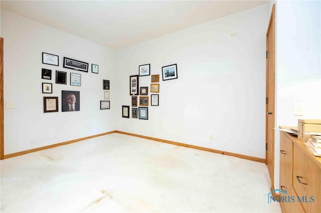 view of carpeted spare room