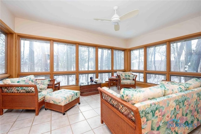 sunroom with ceiling fan