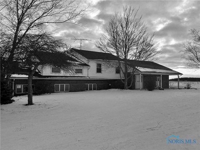 view of front of property