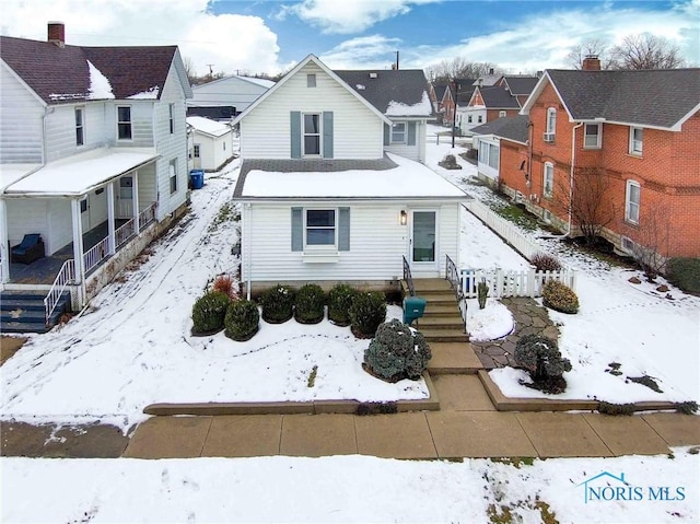 view of front of property