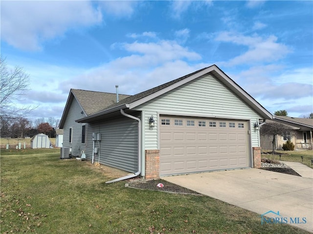 view of front of house featuring a garage, a front lawn, and cooling unit