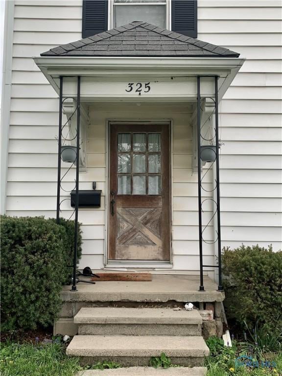 view of property entrance