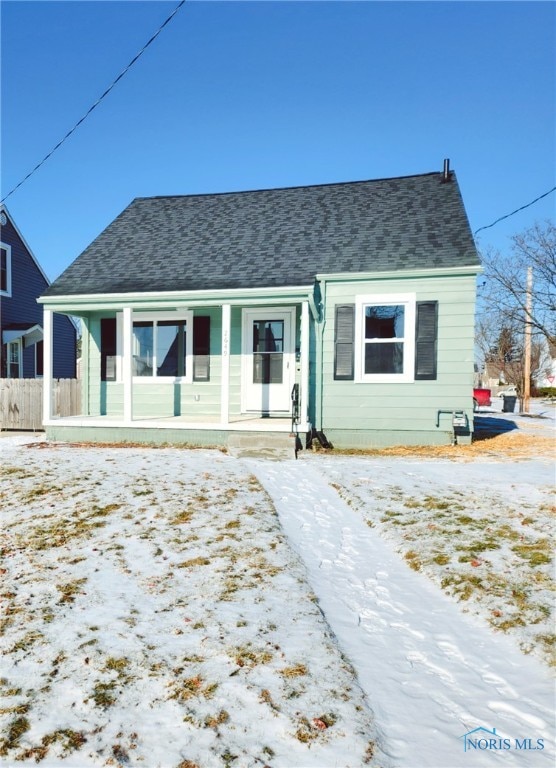 view of front of house featuring a porch