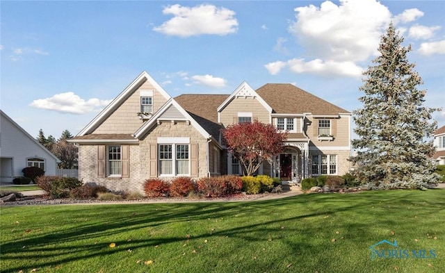 view of front of property with a front yard