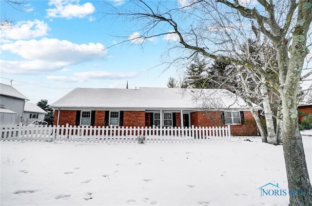 view of front of property