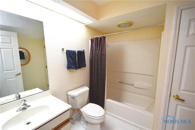 full bathroom with shower / bathtub combination with curtain, vanity, and toilet