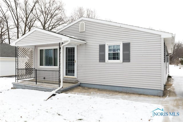 Listing photo 2 for 356 Ohio Ave, Tiffin OH 44883